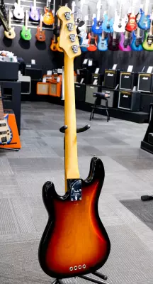 Fender - American Professional II Precision Bass, Rosewood Fingerboard - 3-Colour Sunburst 2